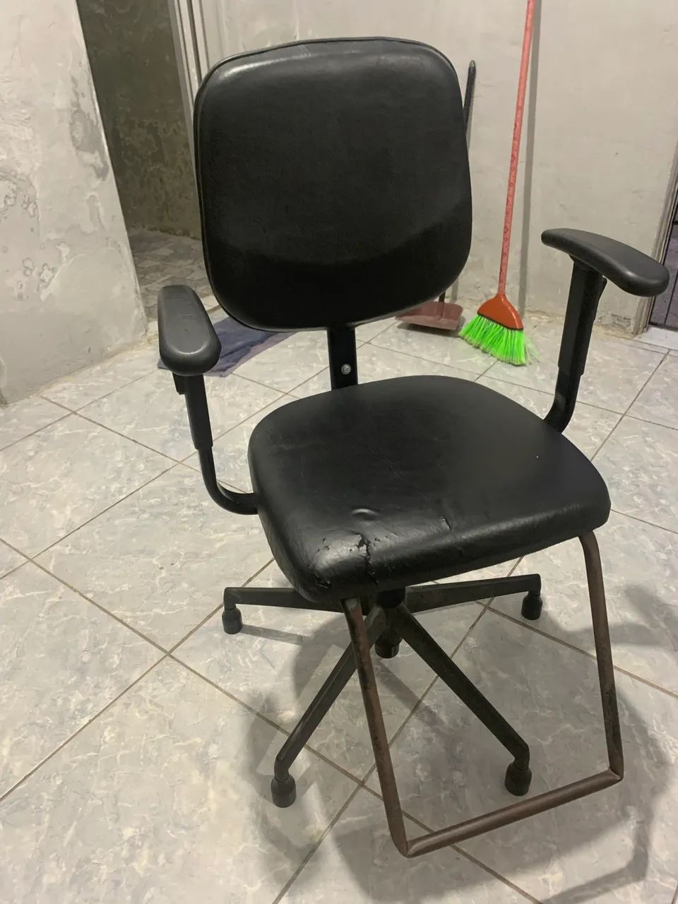 Cadeira de salão ou barbearia - Foto 2
