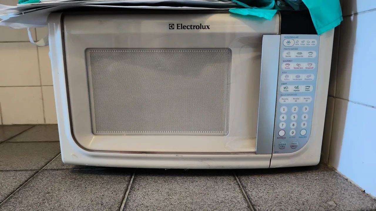 MICROONDAS COM DEFEITO - Foto 2