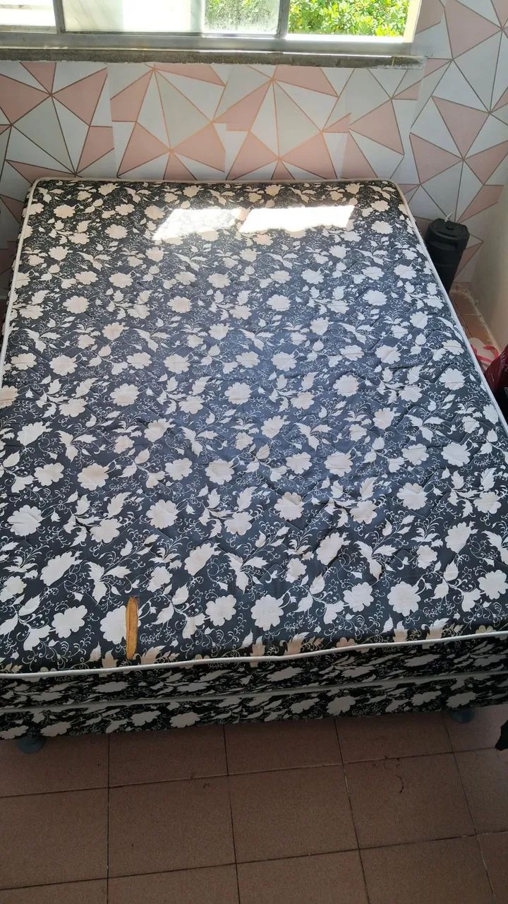 Cama de casal Box grande a venda  e super confortável  - Foto 4