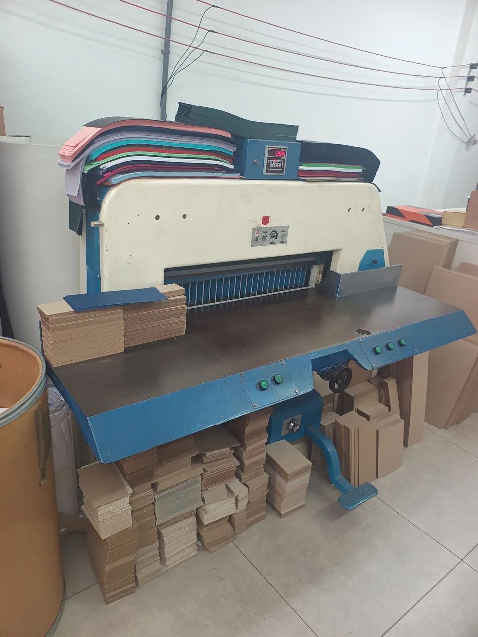 Guilhotina para papel
