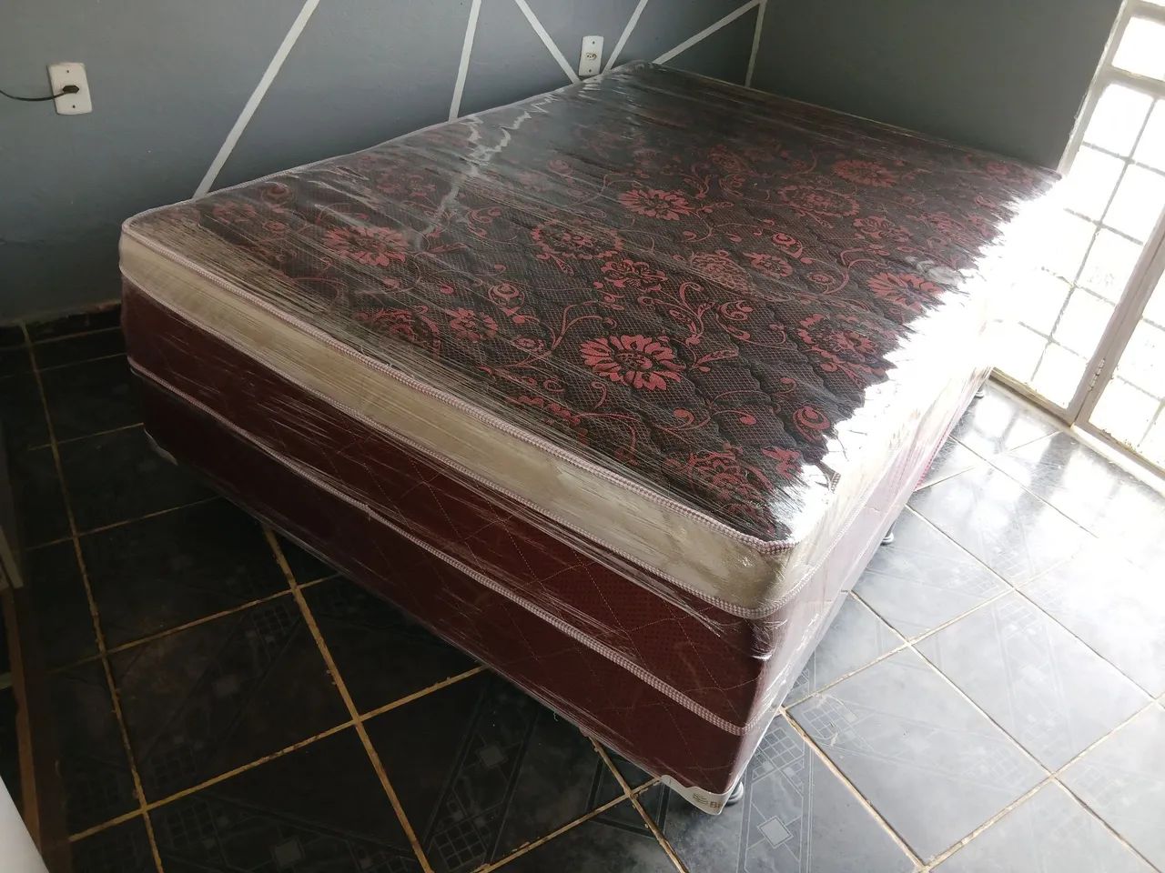 Cama Box Casal De Molas Semi Nova  - Foto 2