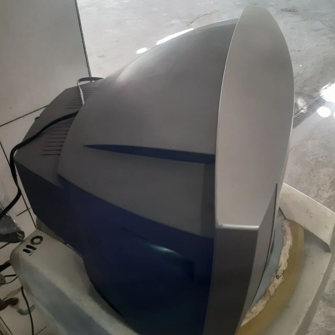 Tv 20 polegadas  Philips  som baixo ,mas perfeita imagens  - Foto 3