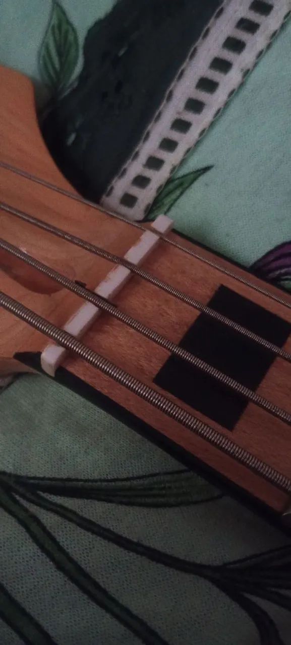 Contra baixo de quatro cordas  - Foto 2