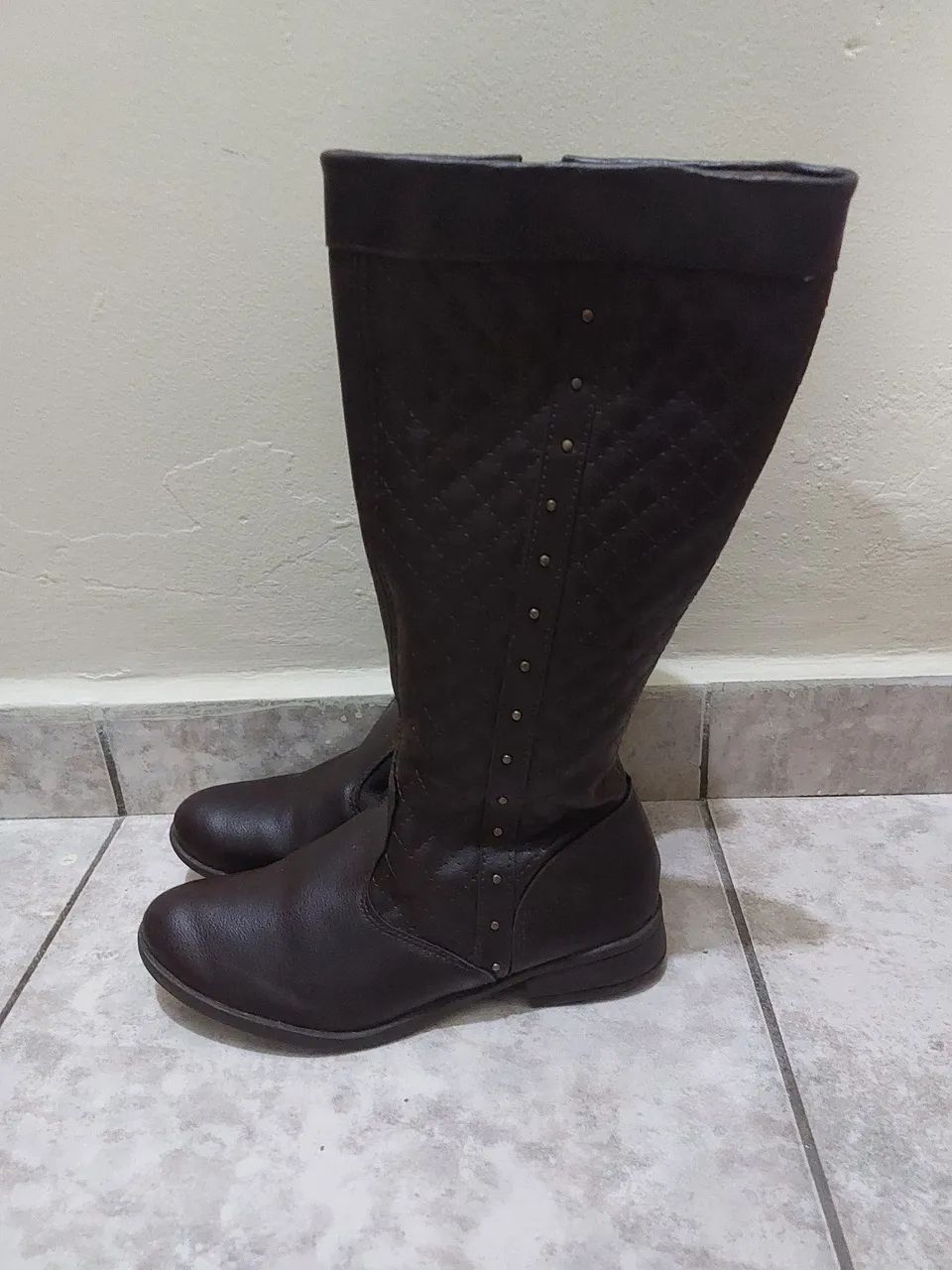 Bota marrom - tamanho 31