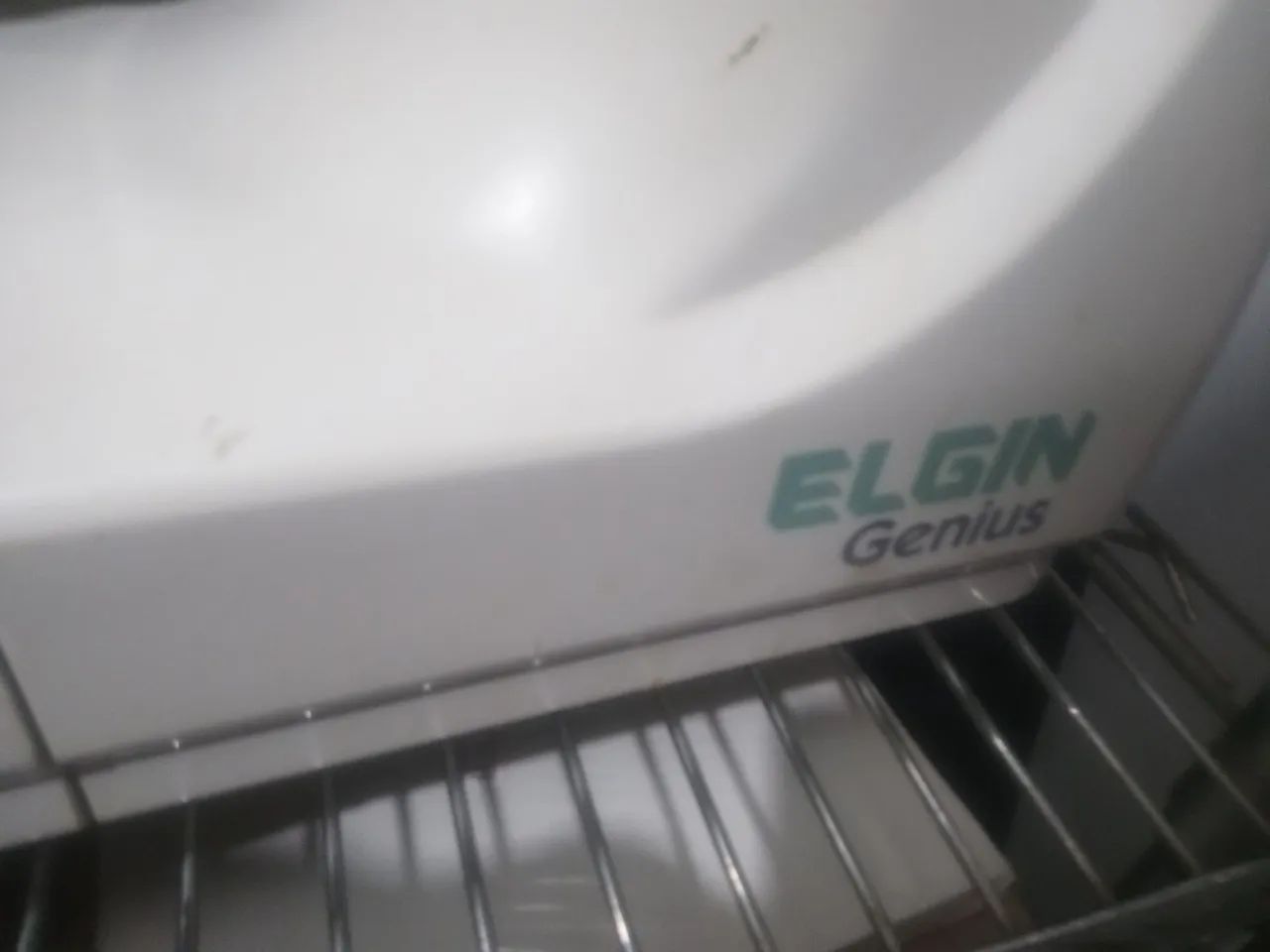 Máquina de costura Elgin Genius  - Foto 5
