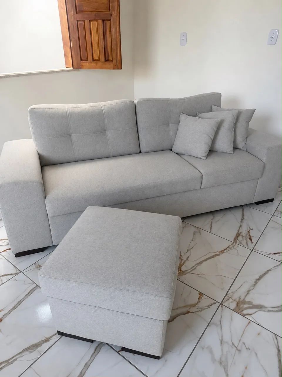 Sofá 2 Lugares com Puff Embutido - Linho Cinza | Novo - Foto 4