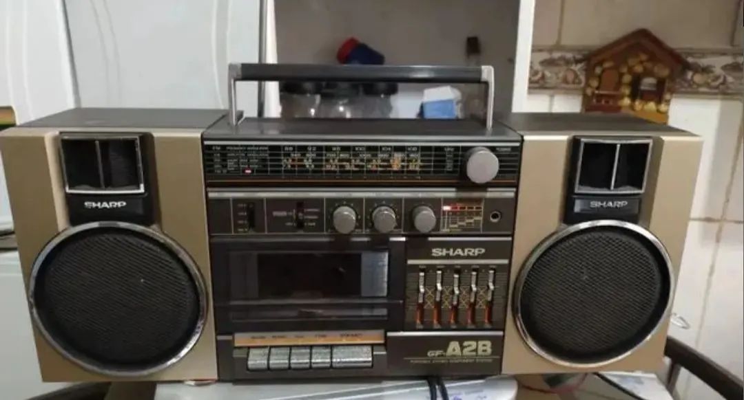 Rádio gravador Sharp  - Foto 2