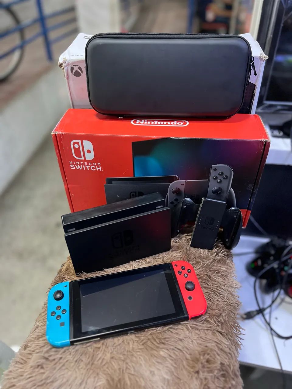 NINTENDO SWITCH  ORIGINAL COMPLETO COM BAG - Foto 4