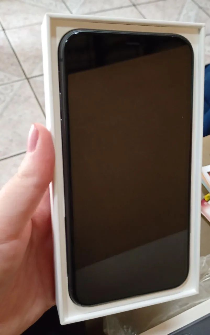 Vende-se um iPhone 11, 64gb Impecável de novo. - Foto 4