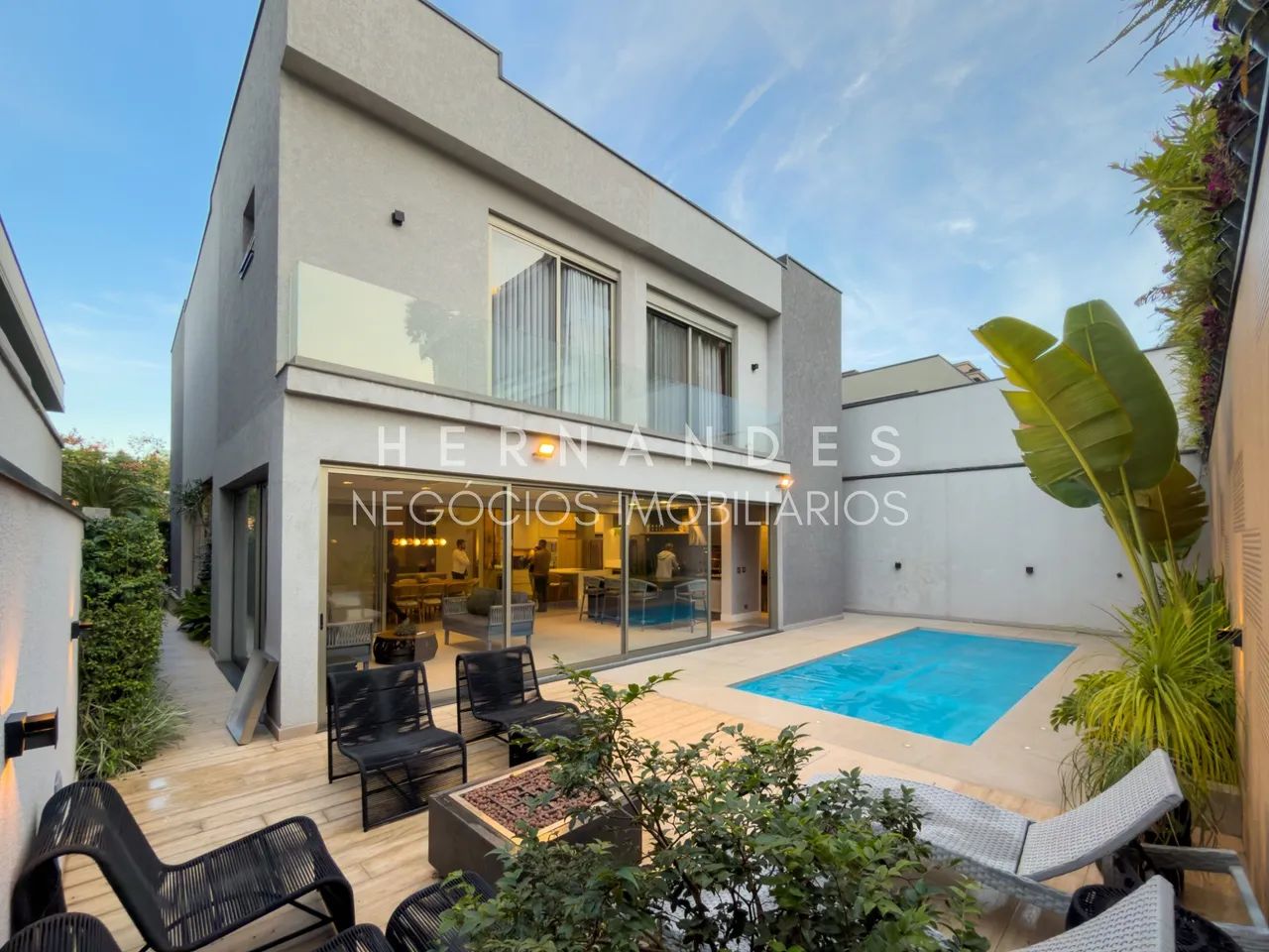 Casa em Alphaville mobiliada