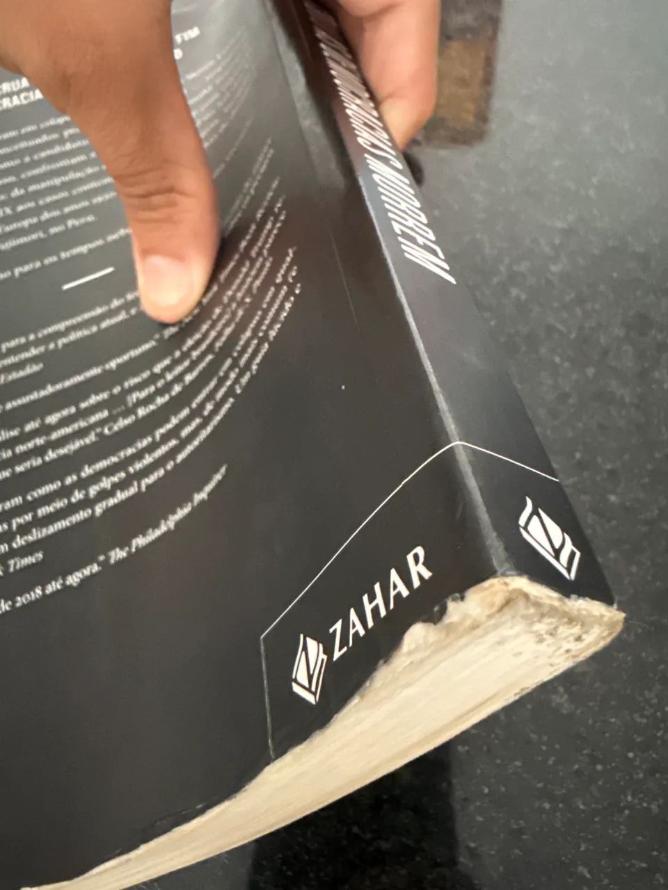 Livro : Como as democracias morrem  - Foto 5