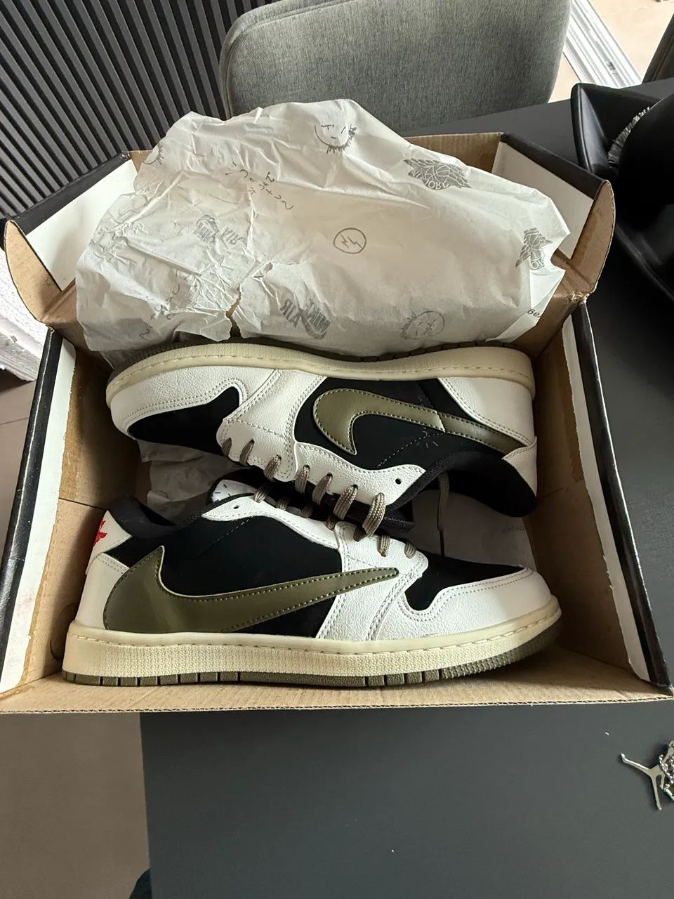 tênis nike air jordan 1 low travis scott 40