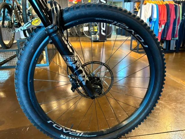Bicicleta Seminova Specialized Turbo Levo G3 Expert - Foto 5