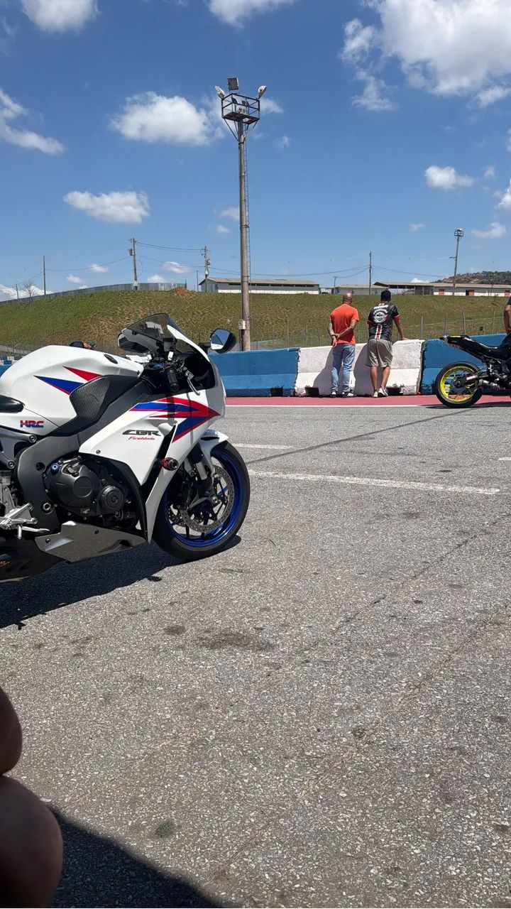 Cbr1000rr - Foto 5