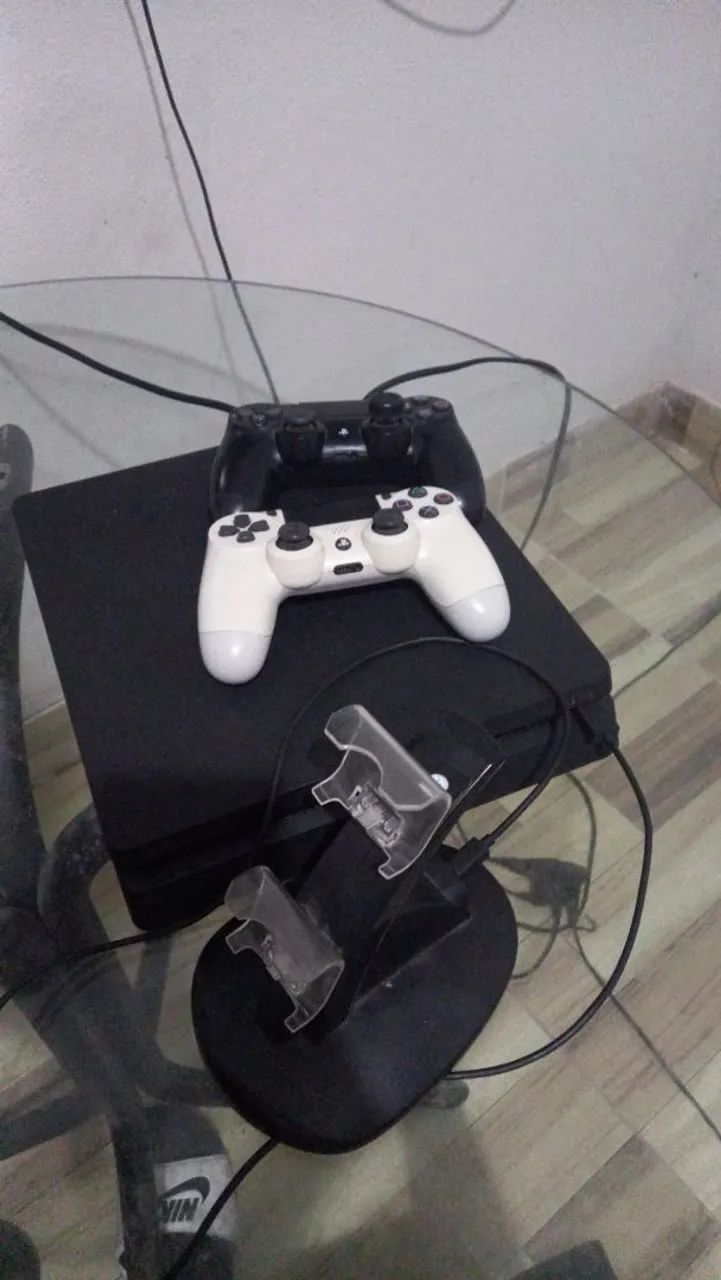Vendendo ps4 slim