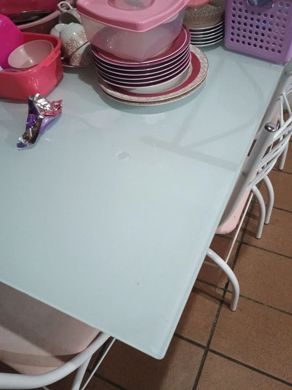 Vendo mesa de vidro sem cadeiras ótimo estadosemi nova  - Foto 2