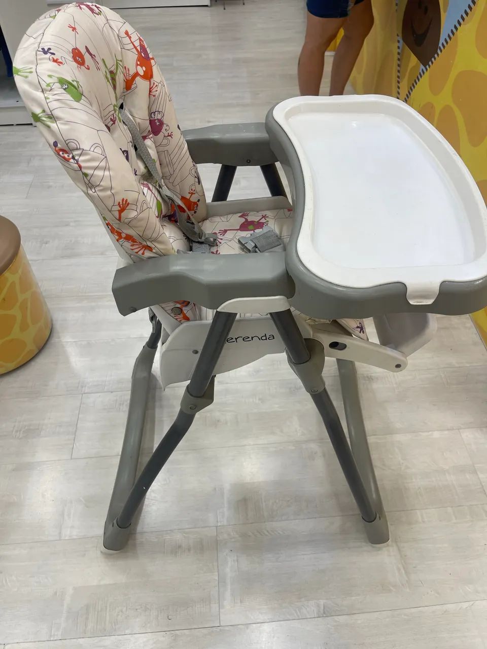 Cadeirinha de alimentação 
