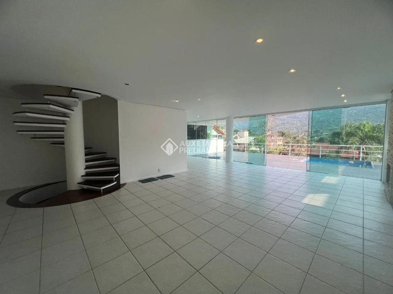 Casa no Jd. Saulo Ramos Canto da Lagoa da Conceição - Florianópolis - Foto 4