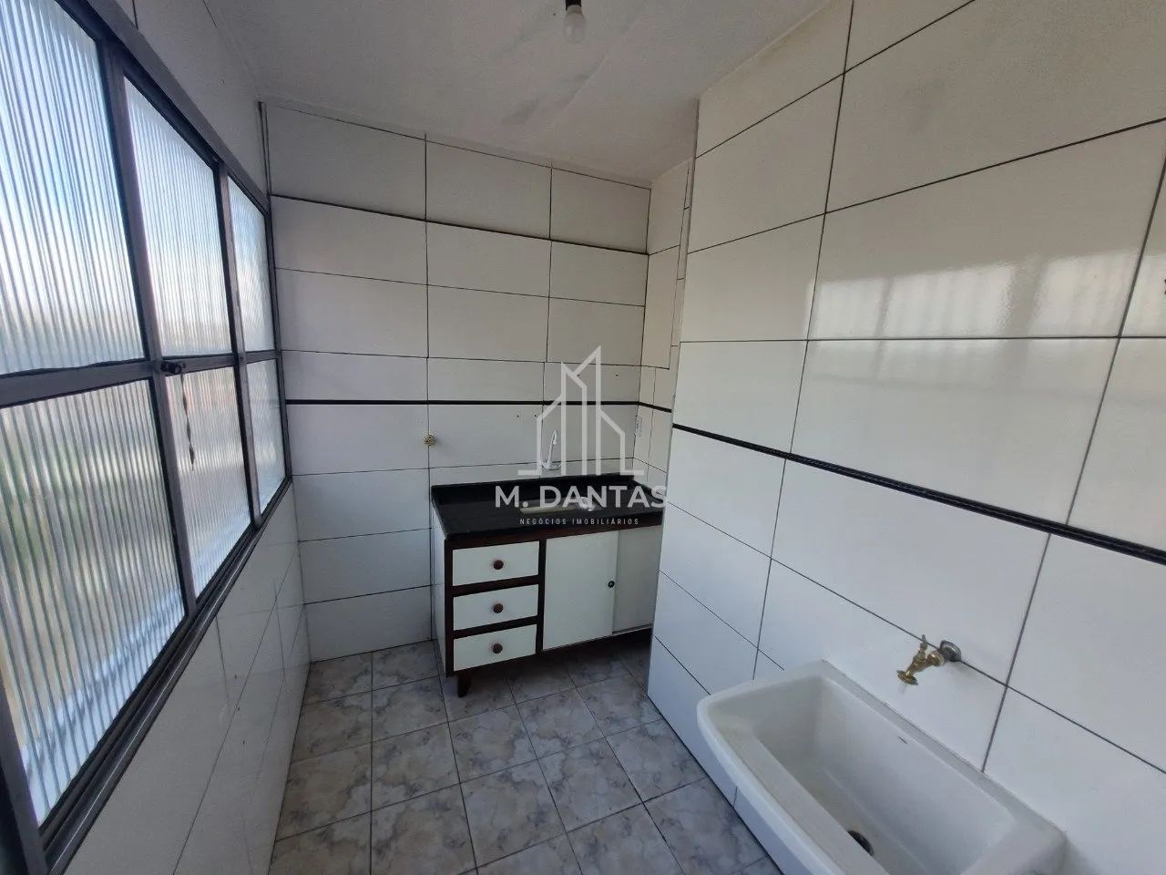 Apartamento no Grajaú reformado com 02 Quartos - Foto 2