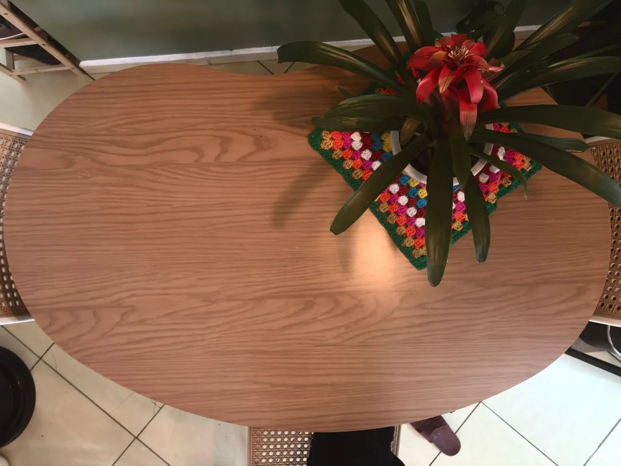 MESA DE JANTAR E 4 CADEIRAS EMPILHAVEIS CONJUNTO  - Foto 5