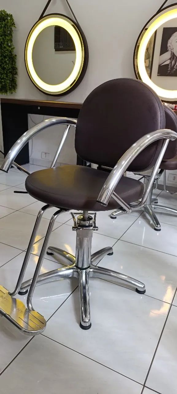 Kit Salão Van de Velde- cadeiras, espelhos e bancadas  - Foto 4