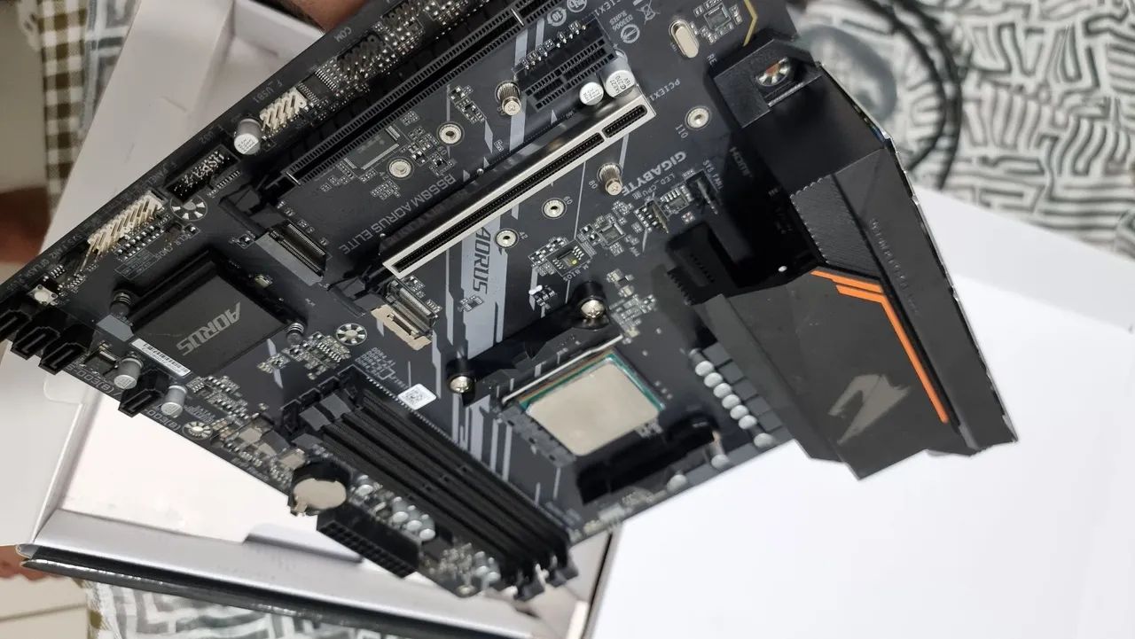 Placa Mãe Amd Am4 b550m Aorus