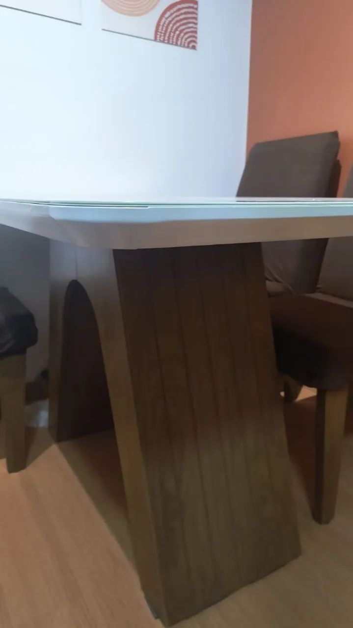 Mesa com tampa de vidro e 4 cadeiras  - Foto 3