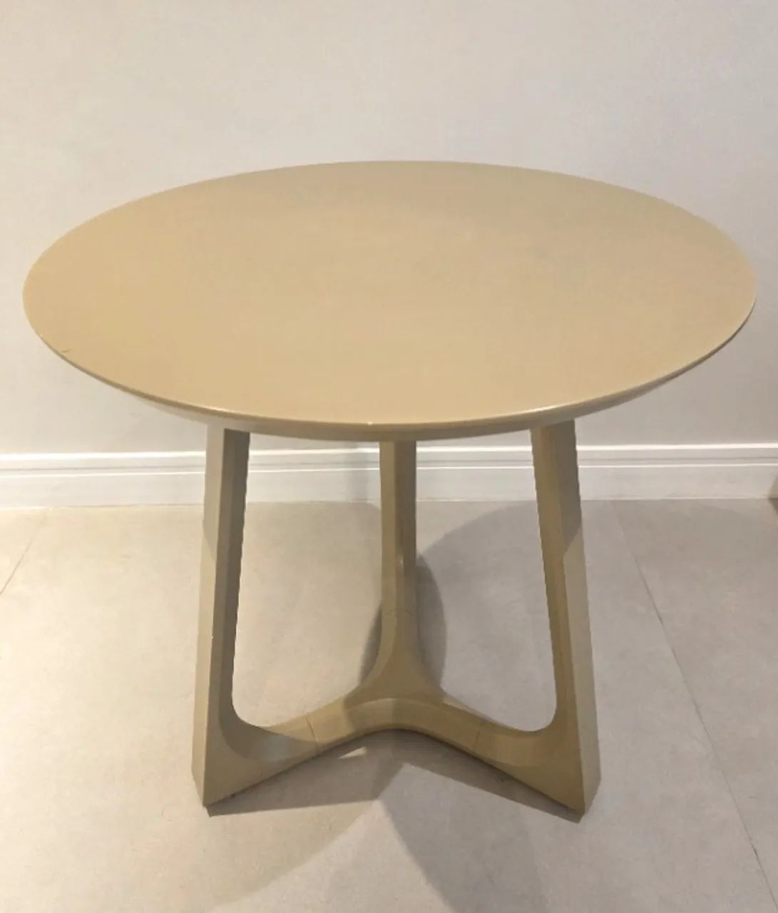 Mesa de Canto de Madeira Maciça Laqueada (Bege / Off-White)