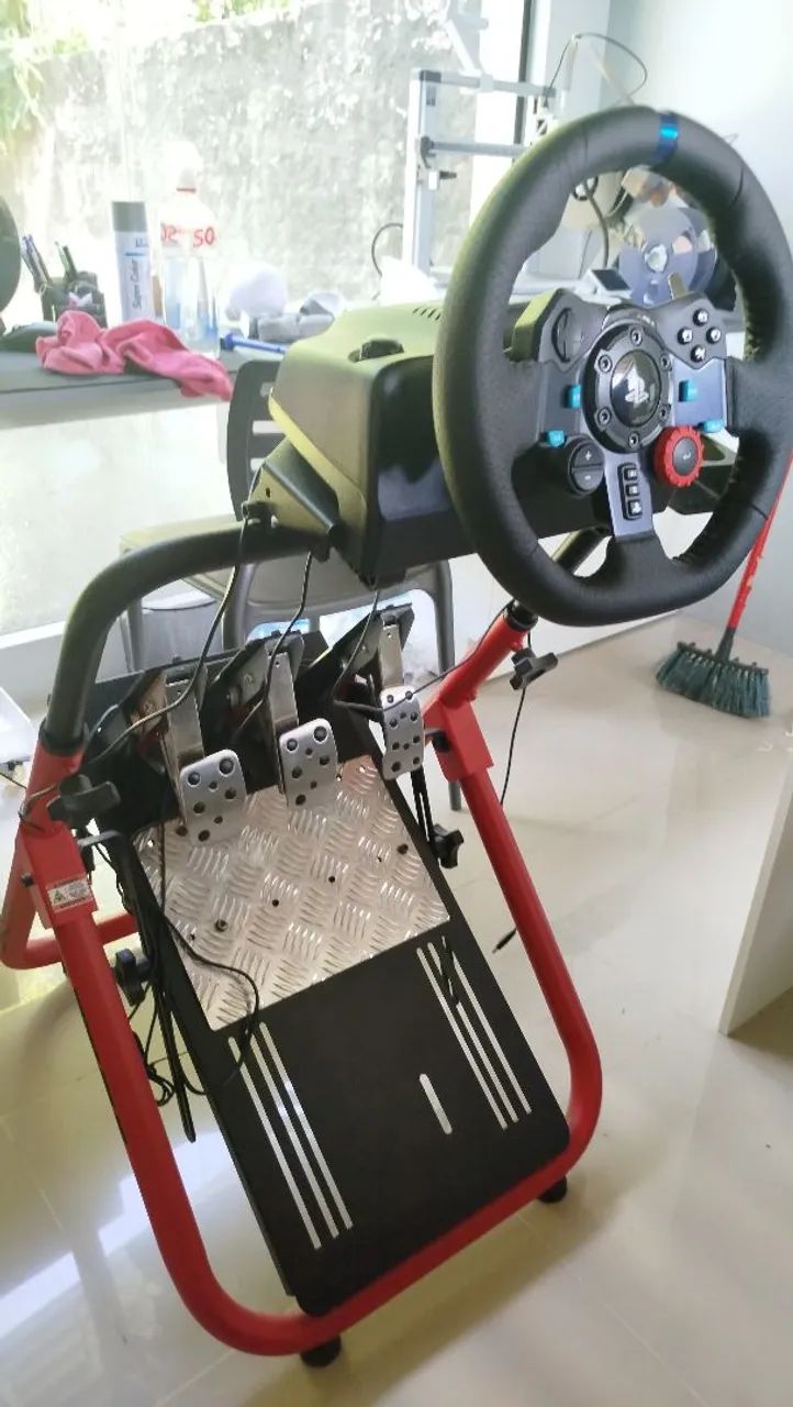 Volante Logitech G29 + cockpit e upgrade de pedal