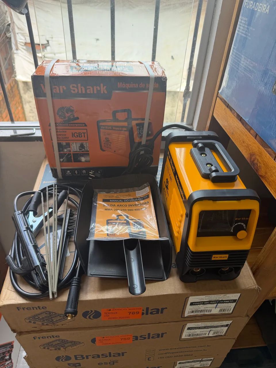 Maquina de  solda  inversora  bivolt 200a
