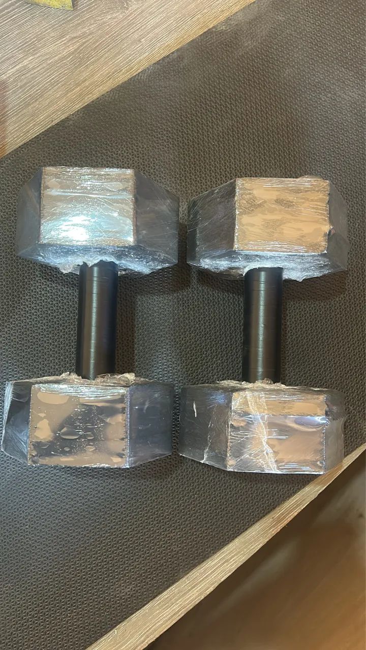 Par de halteres 5 Kg concreto + pegada de ferro - Foto 3