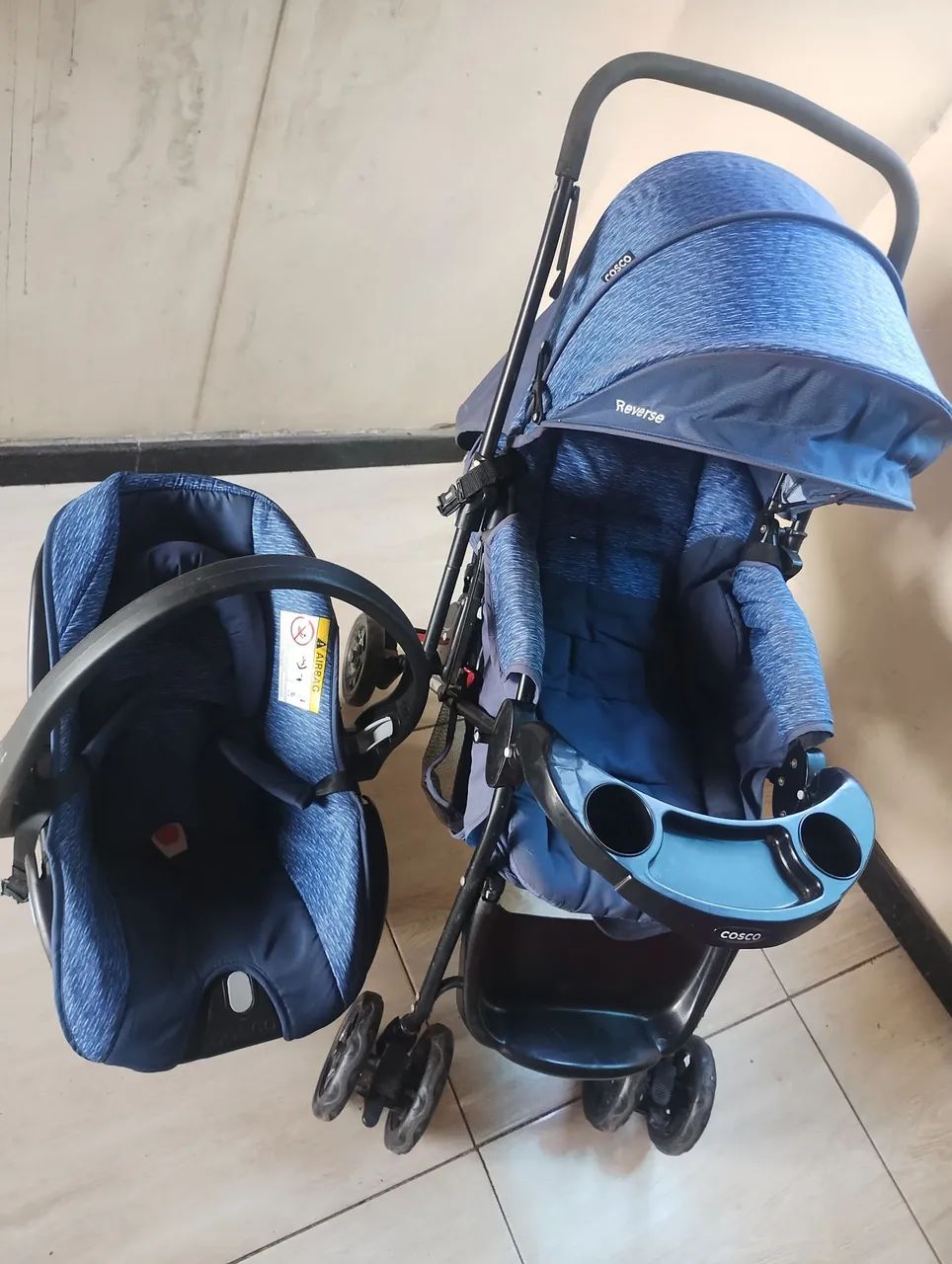 Carrinho de passeio com bebê conforto!