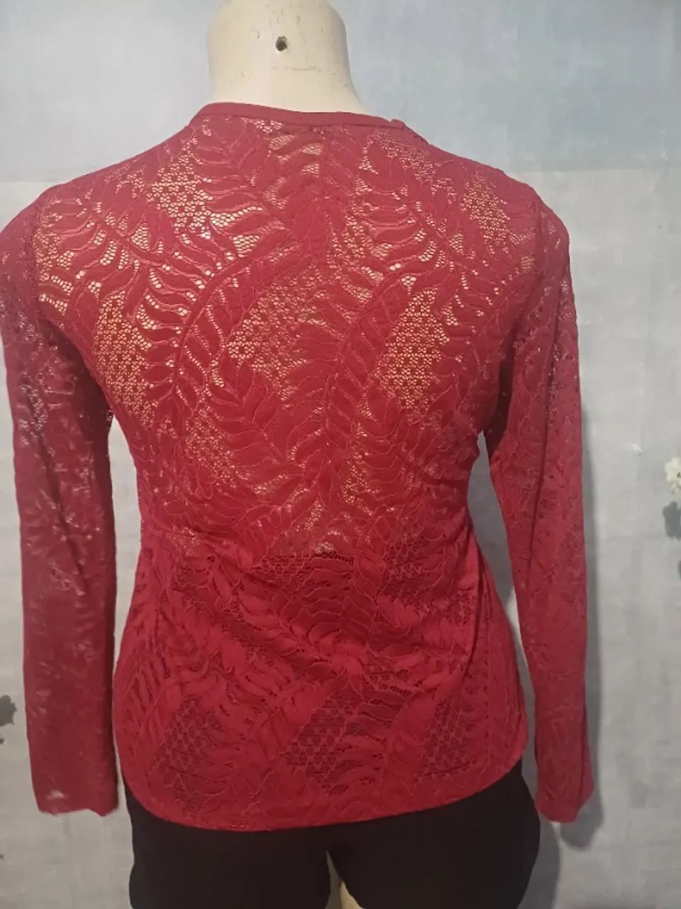 Blusa feminina com manga e renda - Foto 2