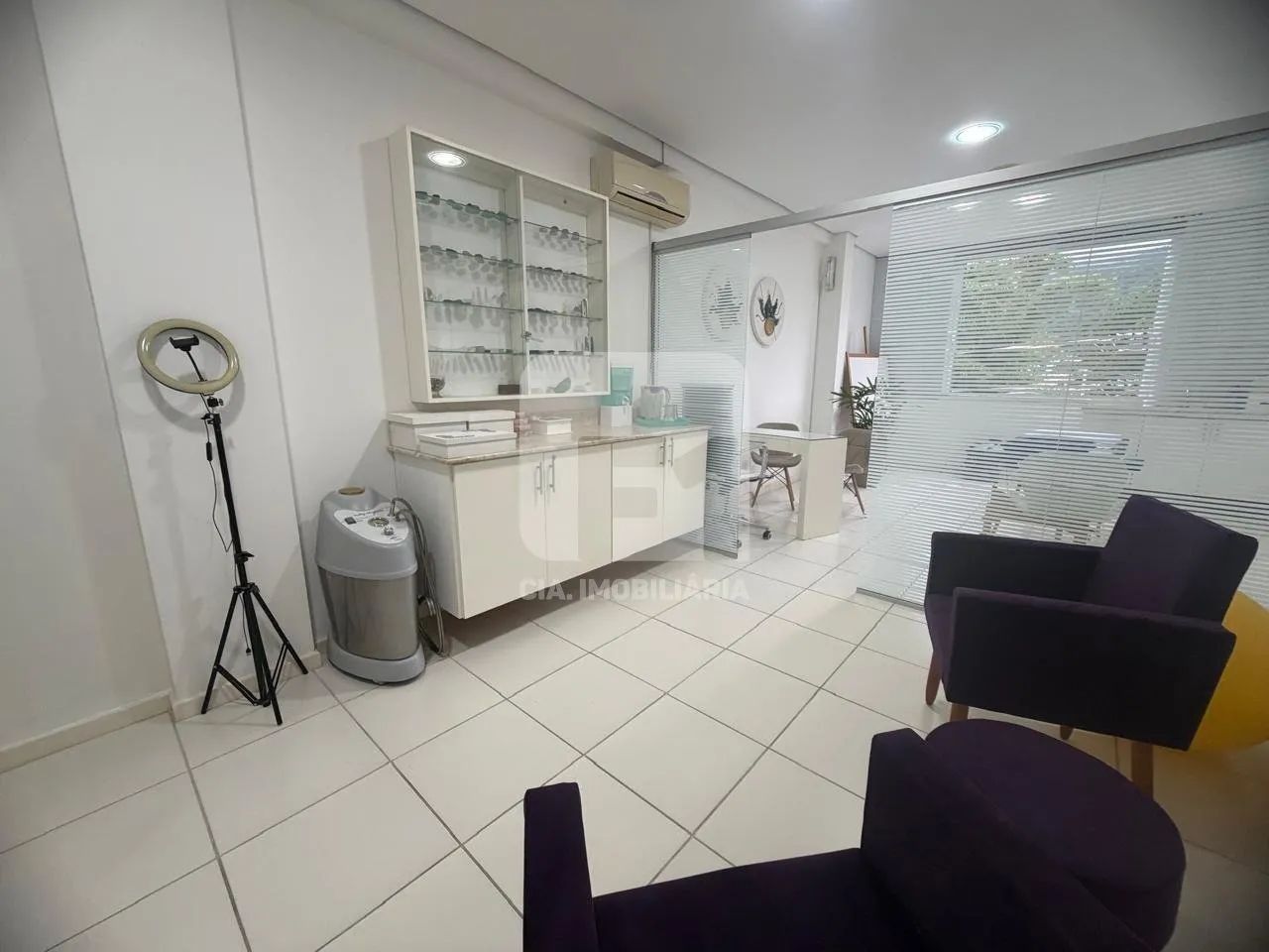 Sala comercial à venda no Bairro Córrego Grande - Foto 2