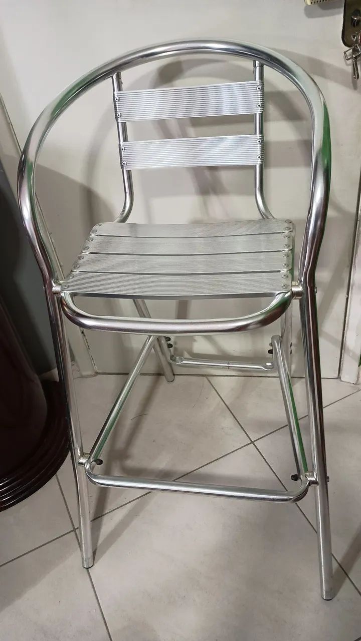 Conjunto mesa bistrô com 2 banquetas 