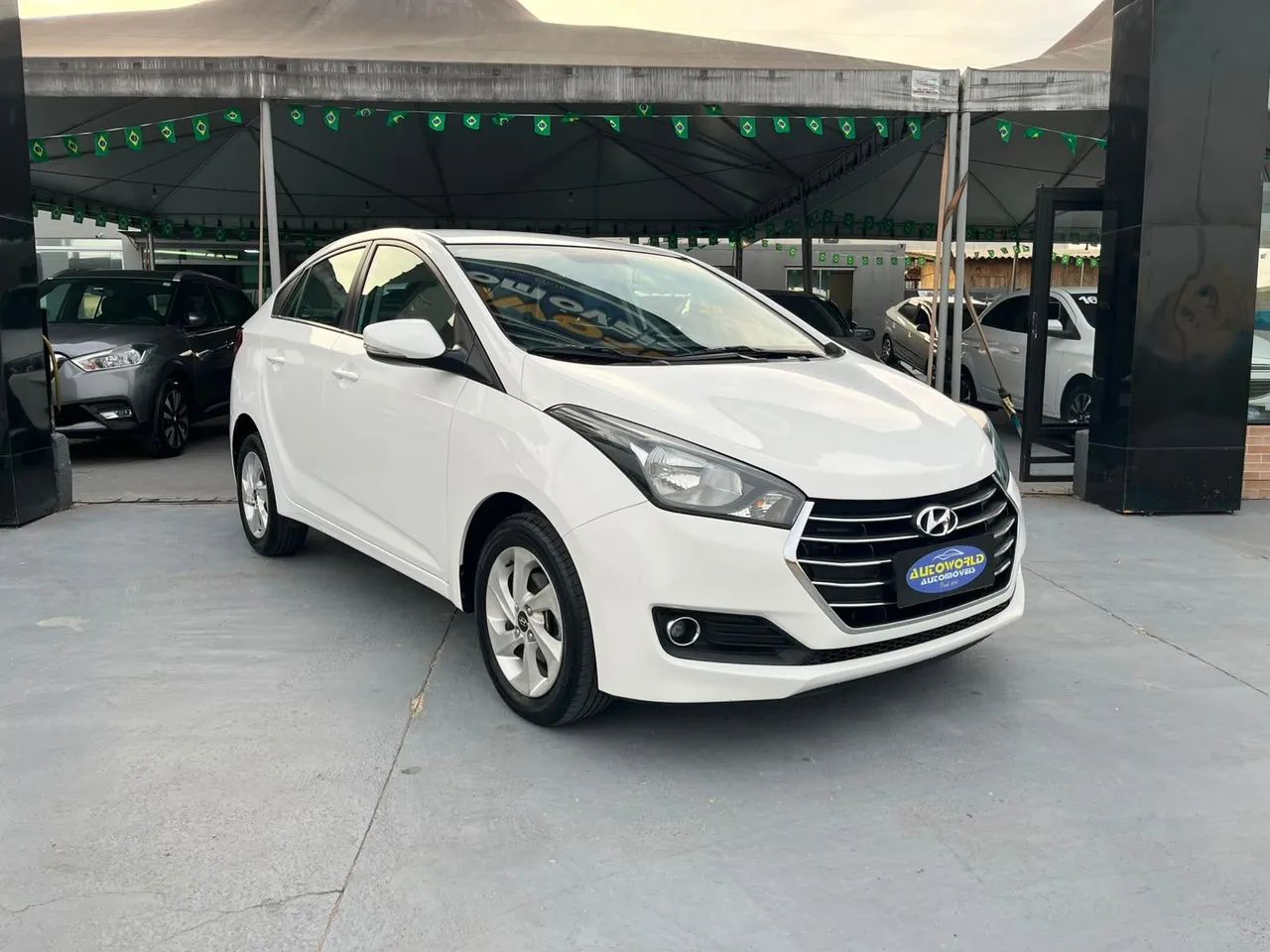 Hyundai HB20S C.plus/c.style1.0 Flex 12V Mec. 4P 2016 - Foto 2