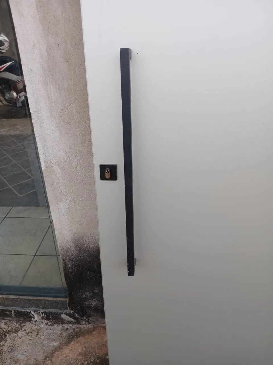 Vende-se Porta 