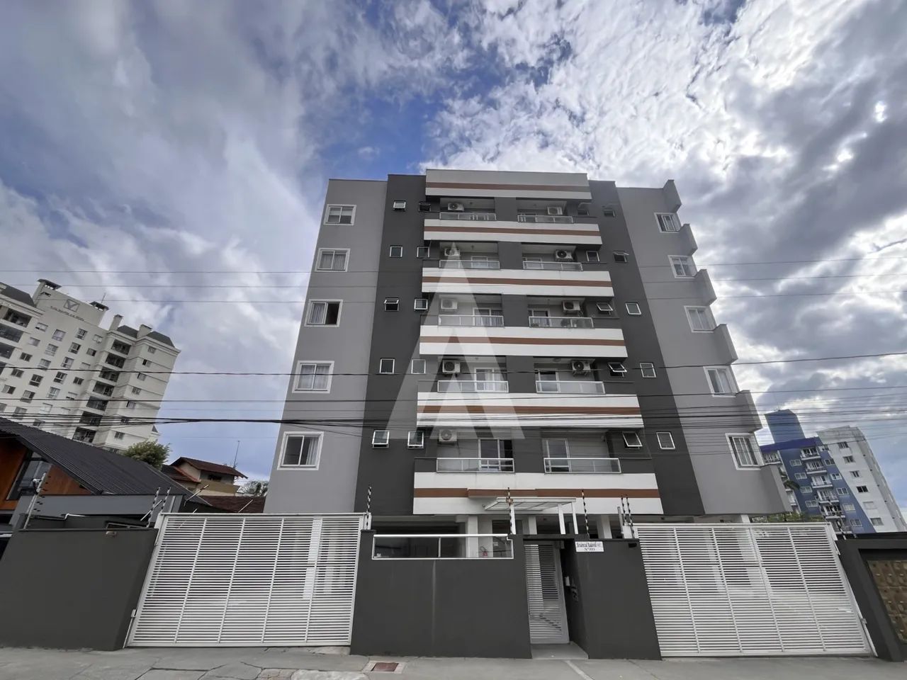 APARTAMENTO COM 2 QUARTOS, SALA AMPLA, BAIRRO COSTA E SILVA. - Foto 2