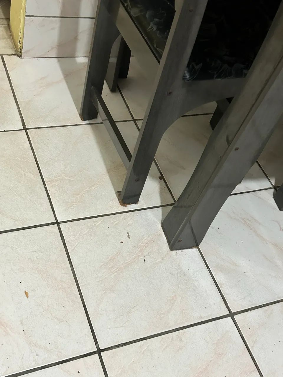 Jogo de Mesa de Jantar com 4 Cadeiras - Cinza/Preto - Foto 2