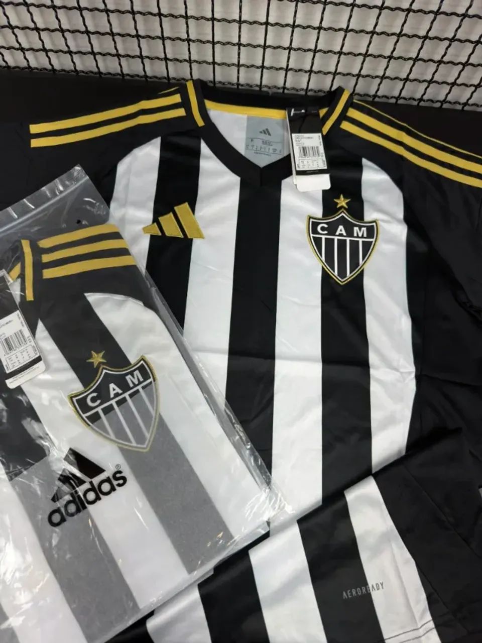 Camisa Atlético MG Listrada - MODELO PREMIUM - TAM. P e 2XL