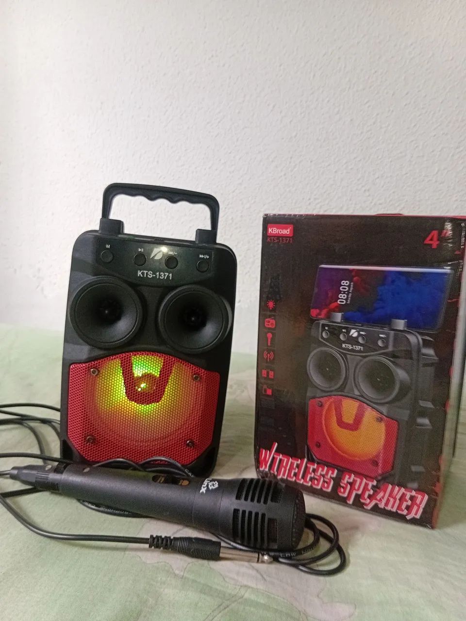 Caixinha e microfone ? 