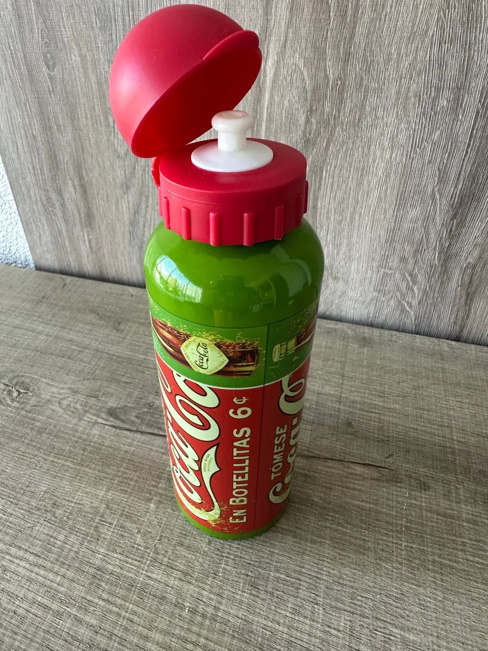 rara garrafa coca-cola importada alumínio nova sem uso estilo retrô vintage impecável - Foto 3