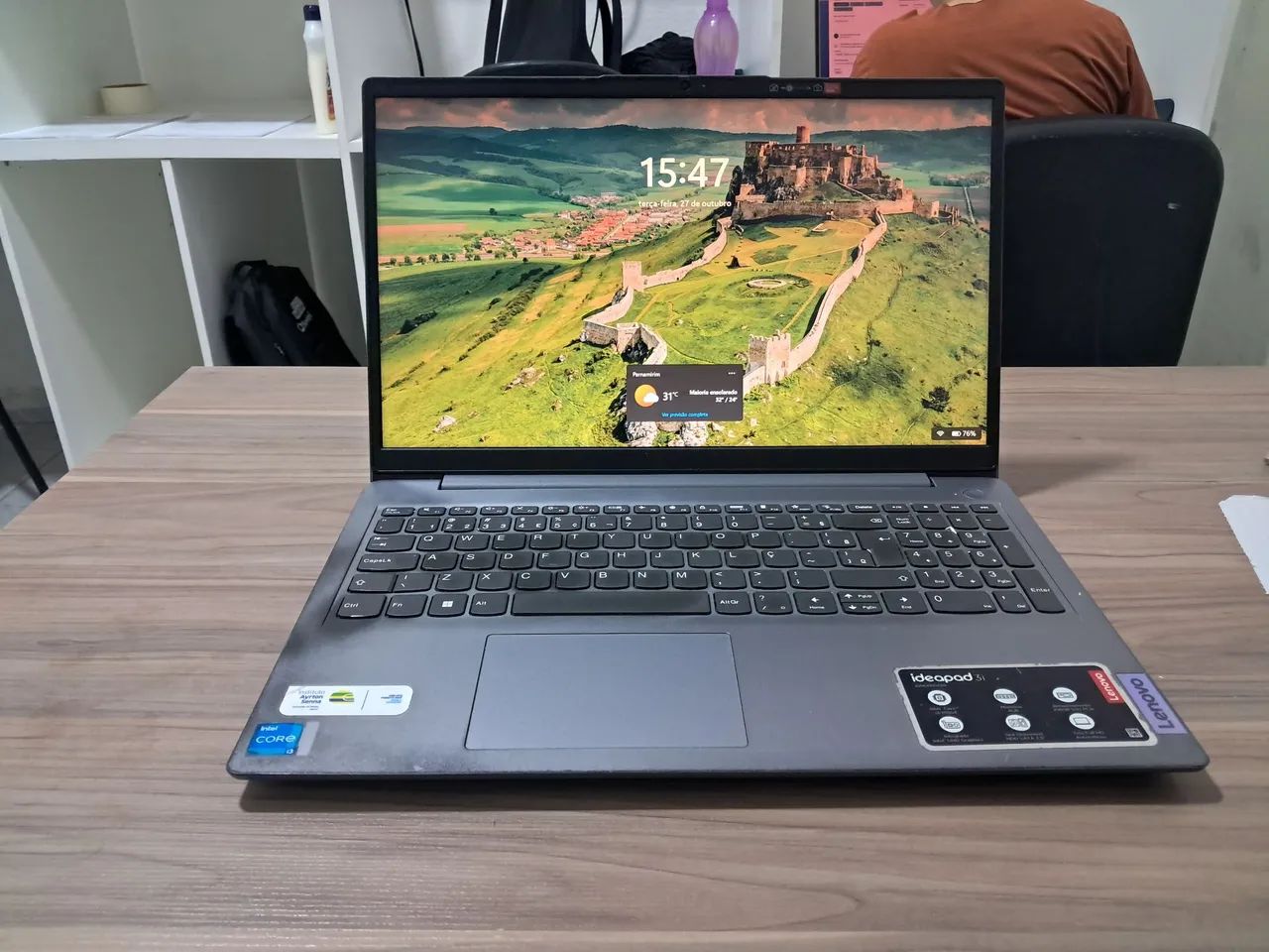 Vendo notebook Lenovo, "Super Novo". - Foto 3