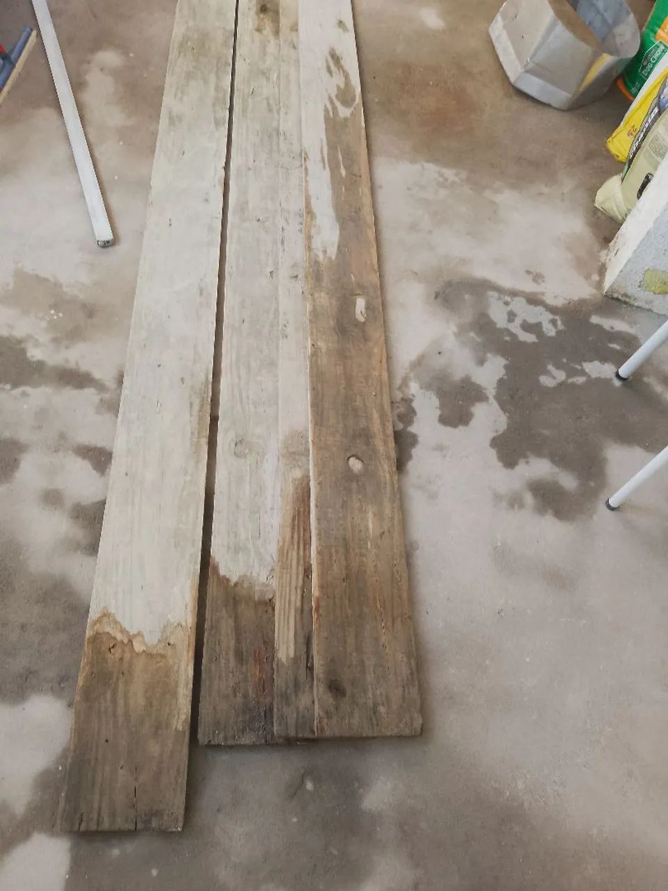 4 tábuas - madeira para construção  - Foto 2