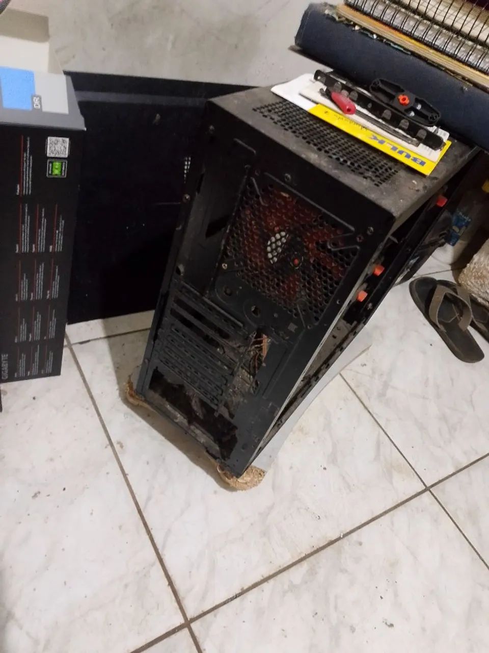 Gabinete Cougar Solution das antiga - Foto 2
