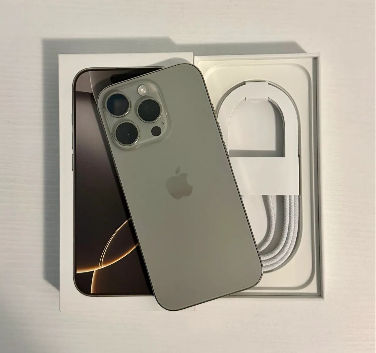 iPhone 16 PRO - Foto 2