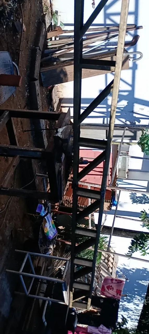 Vendo essa treliça usada porém conservada 