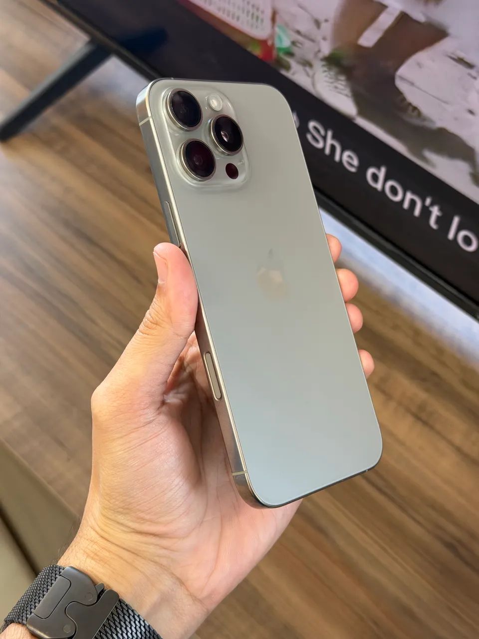 iPhone 16 Pro Max 256 Natural Garantia 6 meses  - Foto 2