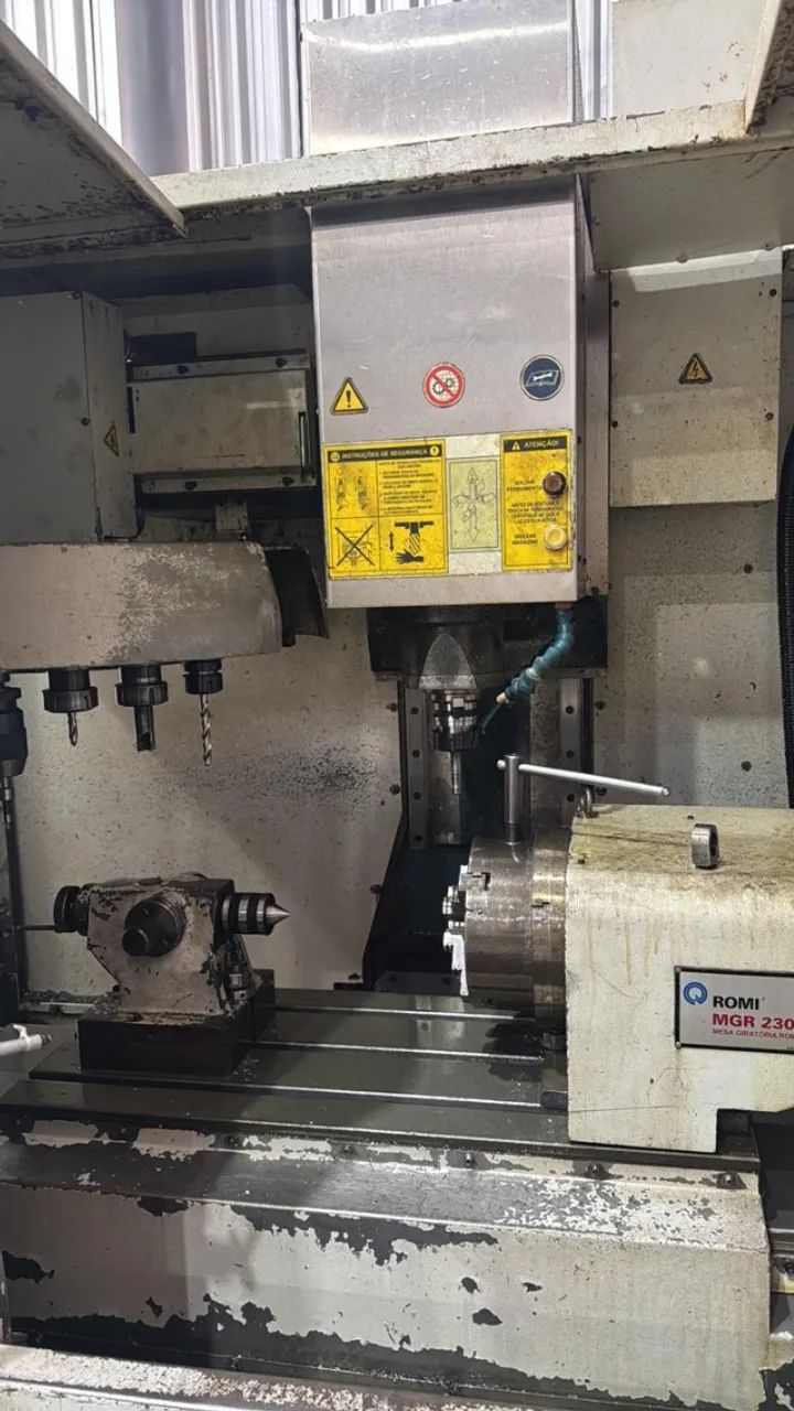 Centro de Usinagem CNC Discovery 560 Marca Romi  - Foto 4