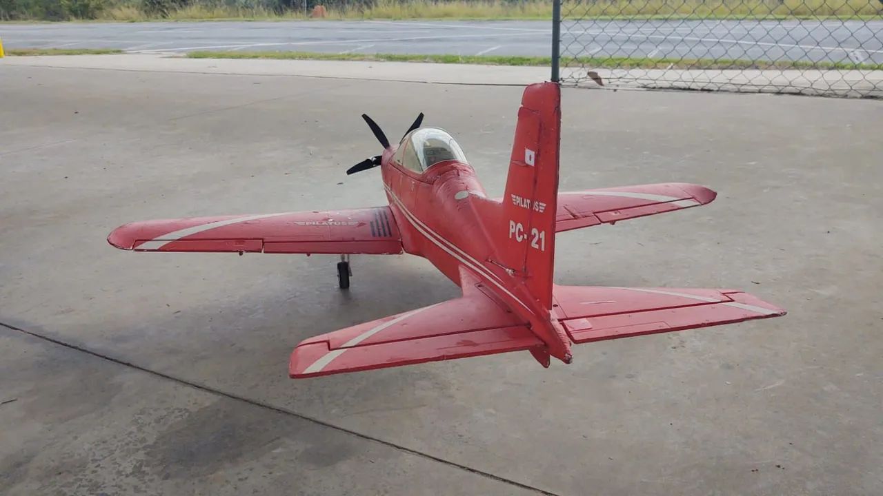Vendo aeromodelo elétrico da FMS Pilatus pc-21 completo  - Foto 3